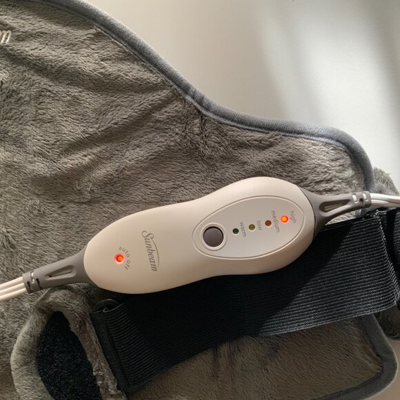 Sunbeam Heating Pad with Adjustable Settings - Brand New (No Box) - Picture 6 of 11